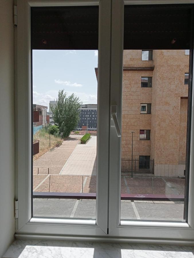 Jardines De La Muralla Free Parking Salamanca Eksteriør billede